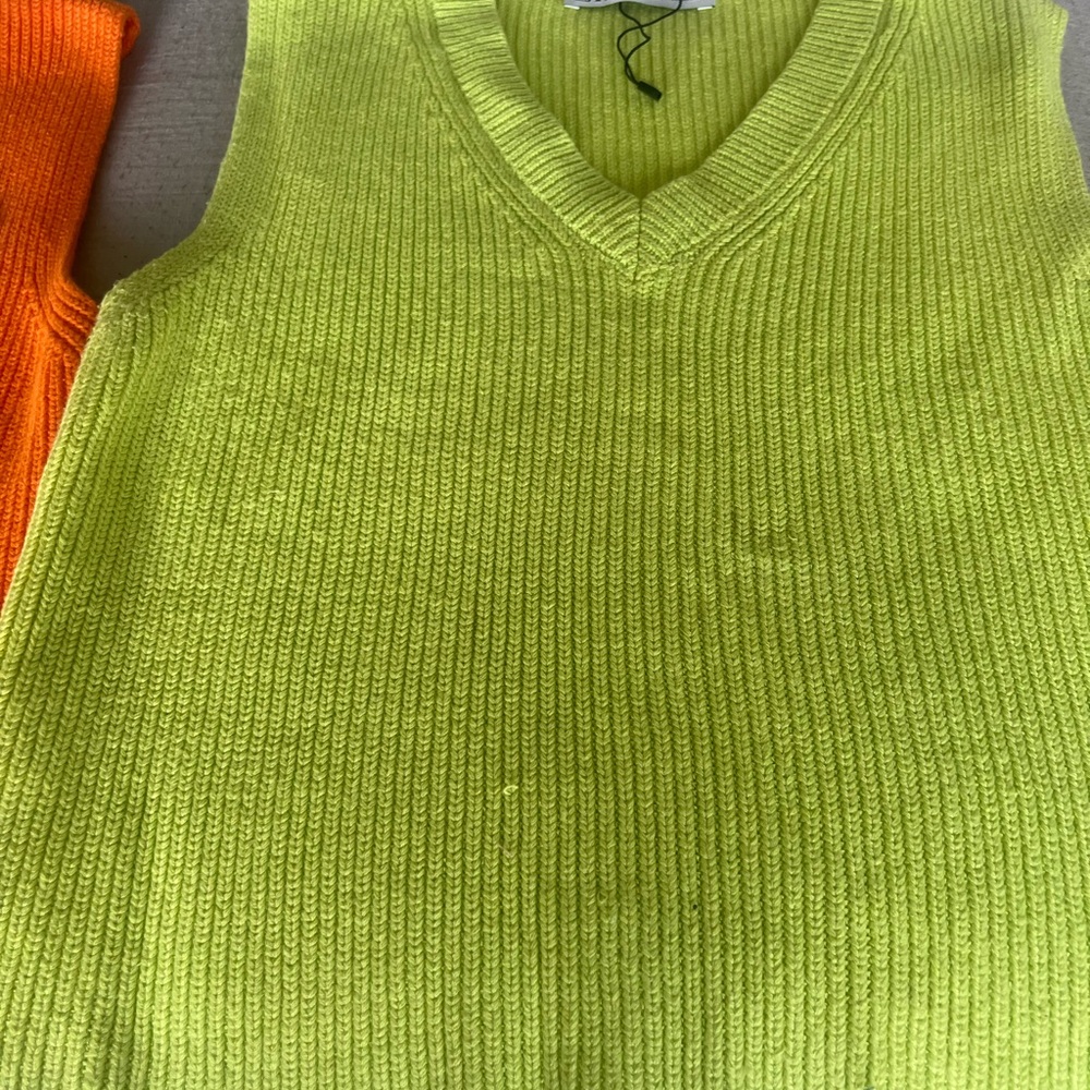 Set of 2 Women’s sleeveless  Sweater Vests from Zara